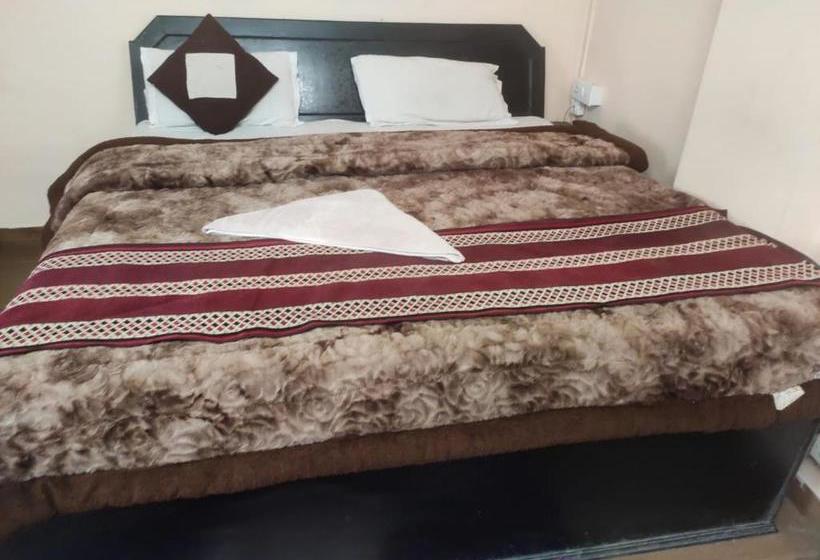 בית מלון כפרי Trinetara By Sonachi