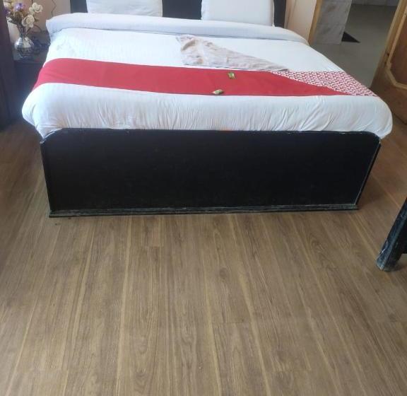 בית מלון כפרי Trinetara By Sonachi