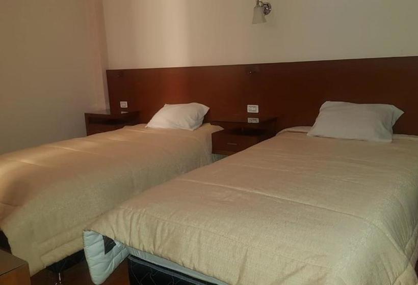 تختخواب و صبحانه Asian House