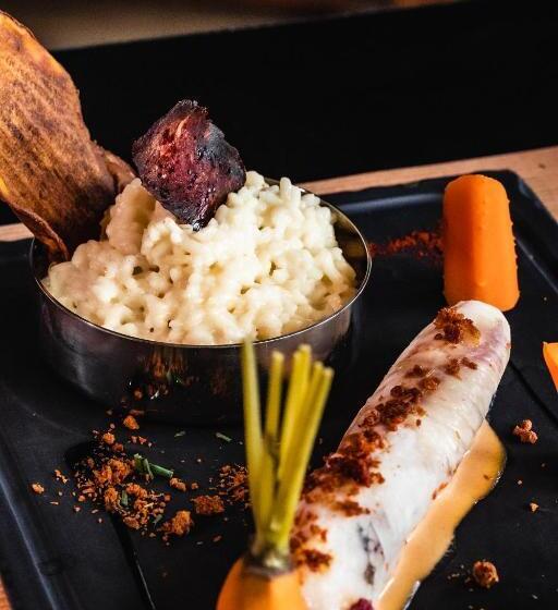 Отель Ibis Styles Castelnaudary