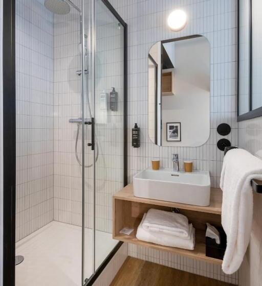 בית מלון כפרי Ibis Styles Namur
