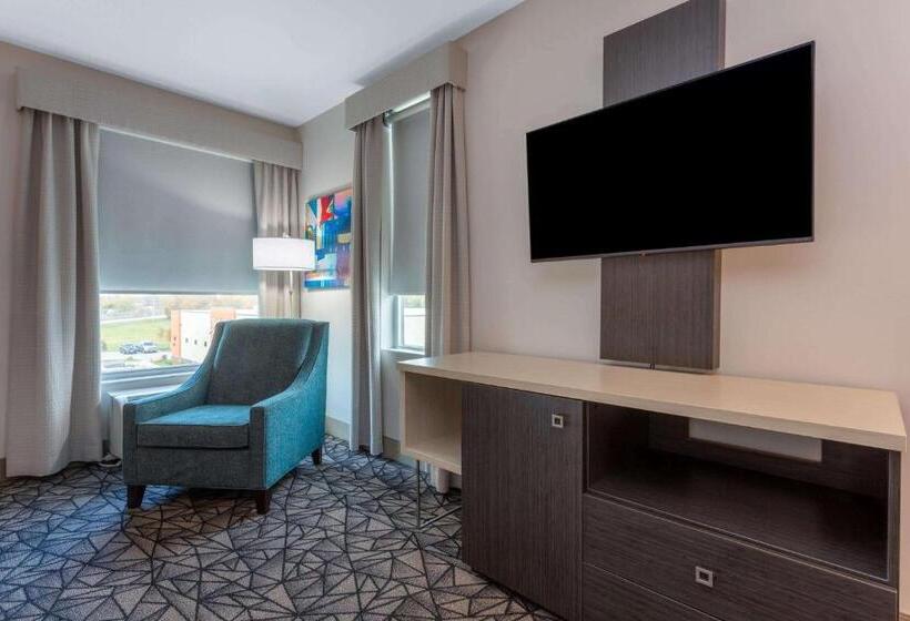هتل La Quinta Inn & Suites By Wyndham Shorewood