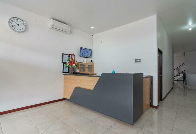 هتل Reddoorz At Vall Guest House Balikpapan