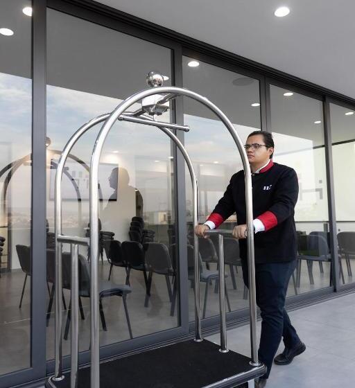 Th Hotel & Vivienda