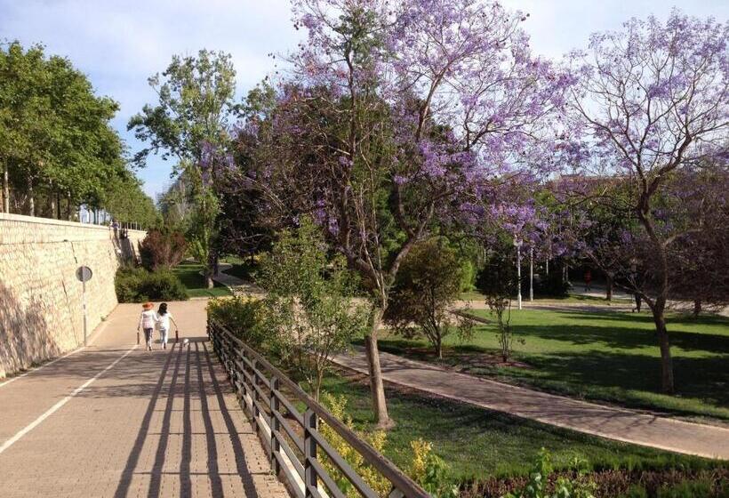 مبيت وإفطار Md Modern Hotel   Jardines