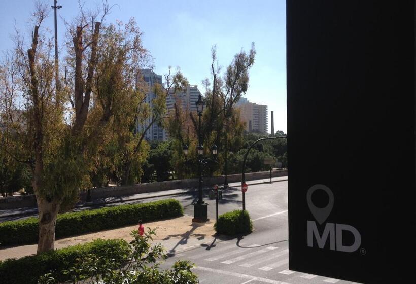 تختخواب و صبحانه Md Modern Hotel   Jardines