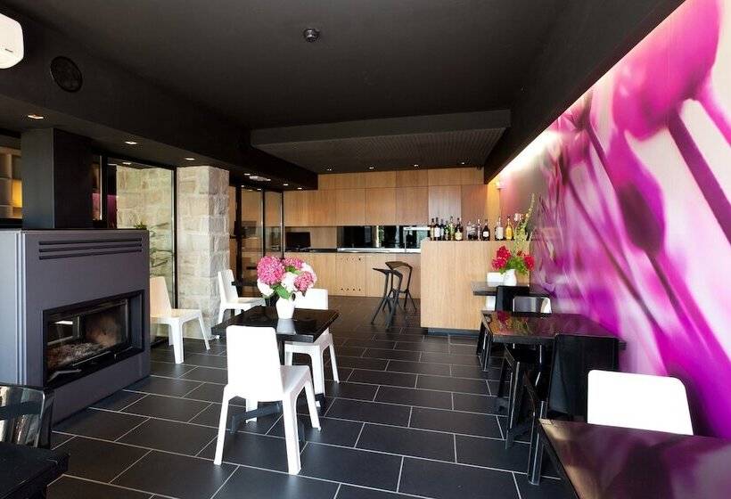 Ellauri Hotel   Adults Only