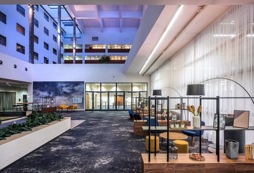 فندق Courtyard By Marriott Prague Airport