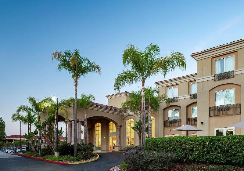 هتل Hilton Garden Inn San Diego  Rancho Bernardo