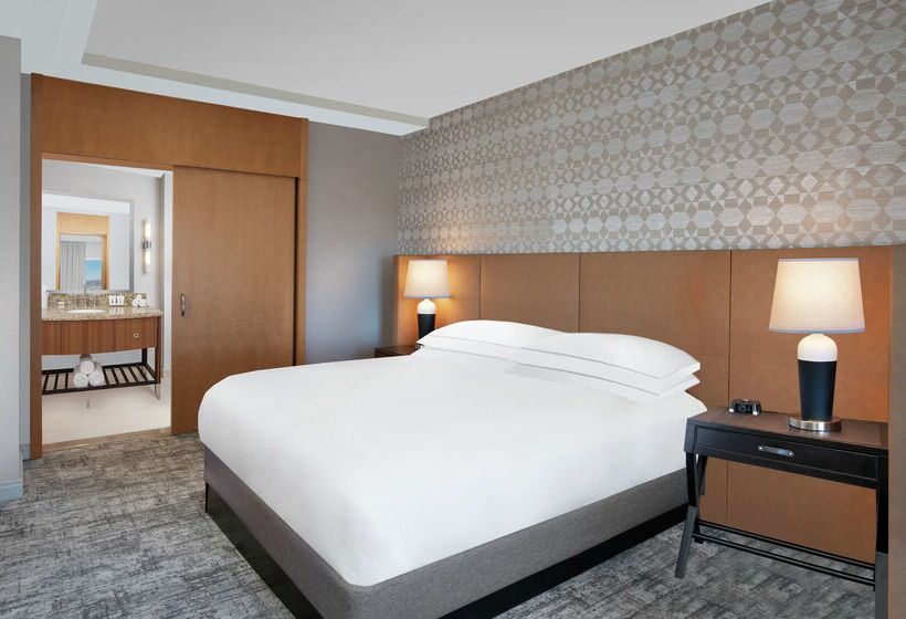 هتل Hilton San Diego Bayfront