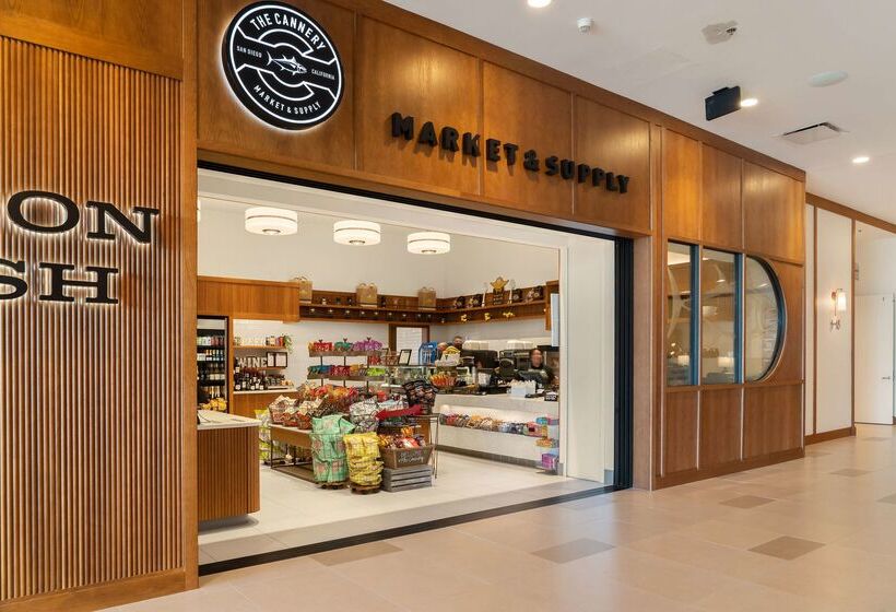 هتل Hilton San Diego Bayfront