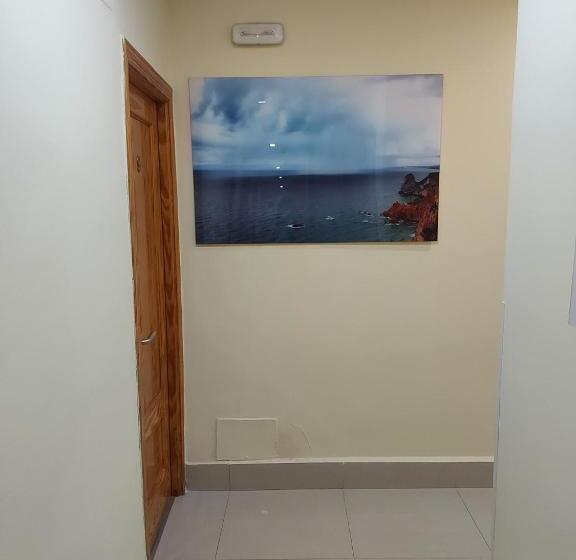 هتل Hostal Moncloa