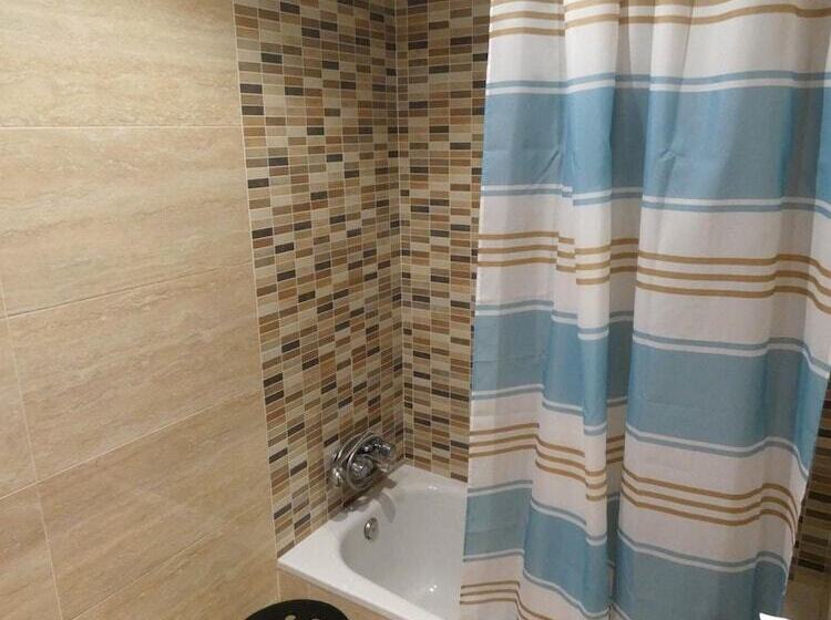 هتل Hostal Sonia Granada