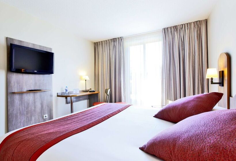 هتل Kyriad Prestige Compiegne