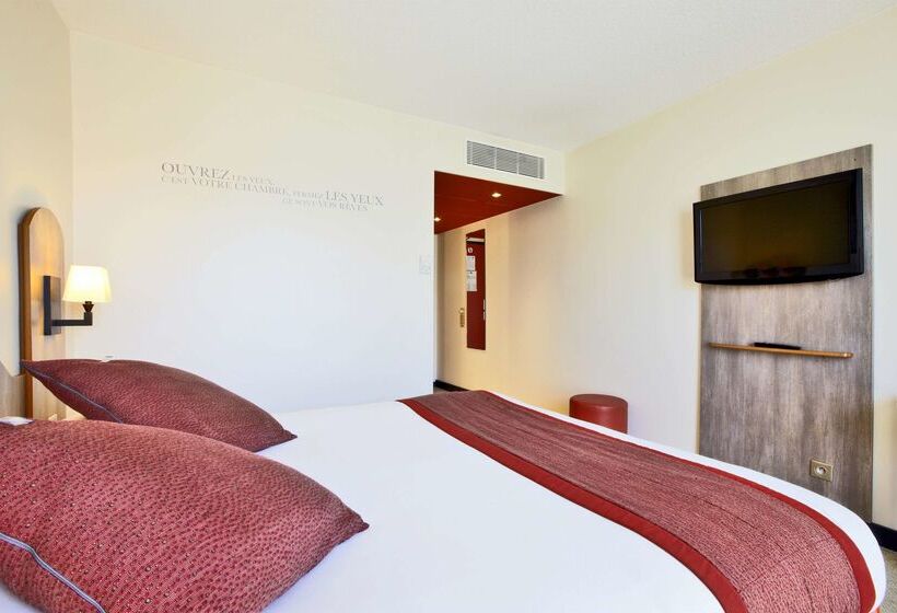هتل Kyriad Prestige Compiegne