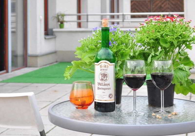 בית מלון כפרי Senator Apartments Budapest