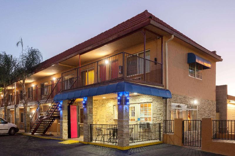 فندق Travelodge By Wyndham El Cajon