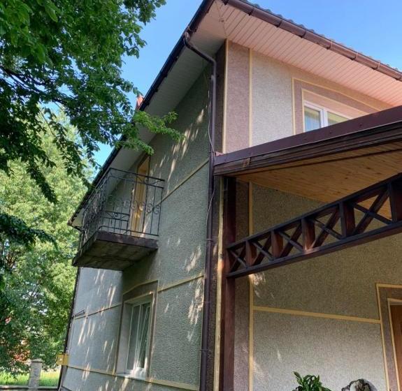 Albergue вишиванка