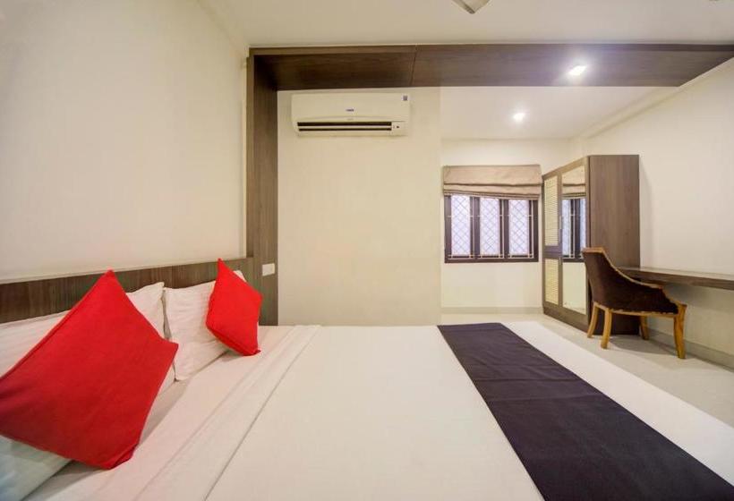 Отель Capital O 78164 Akshaya Business