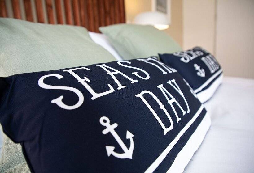 Park View R & R   Adult Only   Self Catering   Free Parking   Ev Point