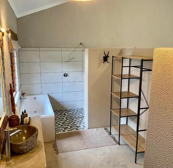 Пансион Fever Tree Guesthouse