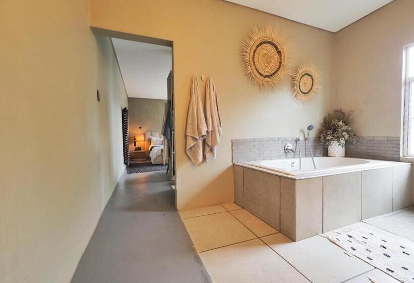 Пансион Fever Tree Guesthouse