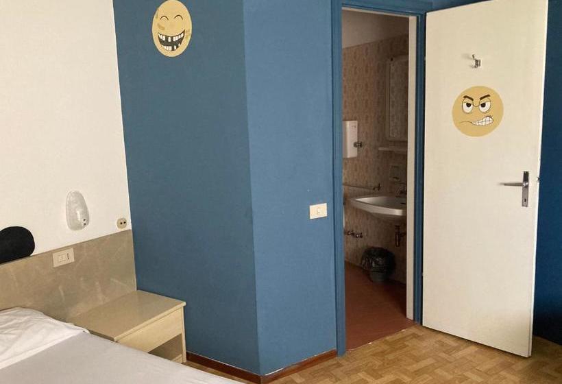 Route77 Hostel