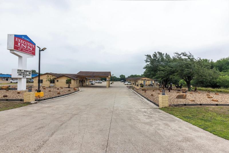 호텔 Freer Executive Inn And Studios