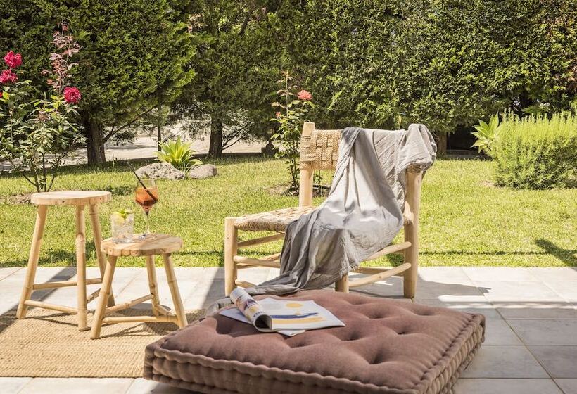 Avithos Resort