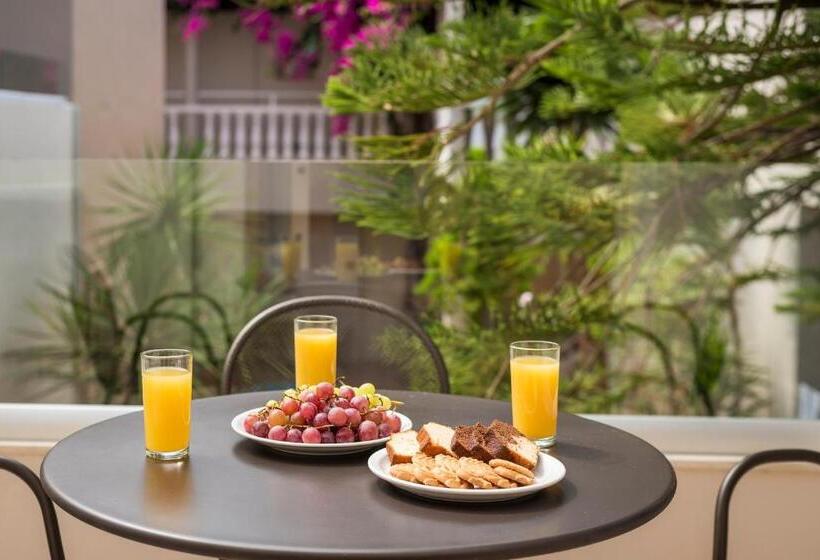 Elotis Suites