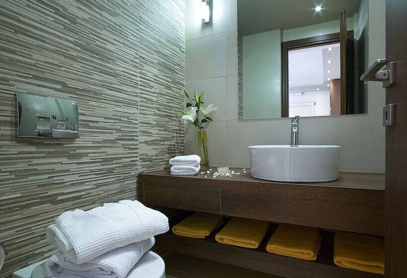 Elotis Suites