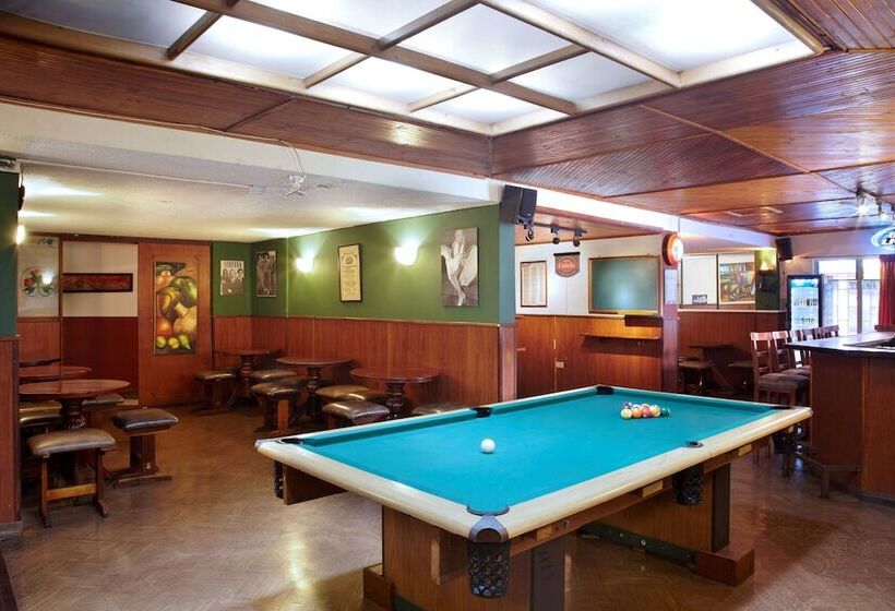 Charlies Place Hotel & Spa