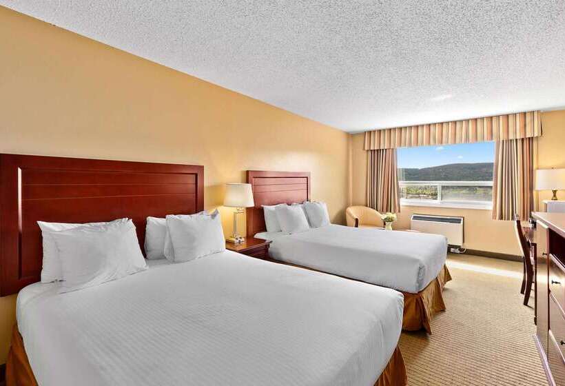 בית מלון כפרי Coast Fraser Inn