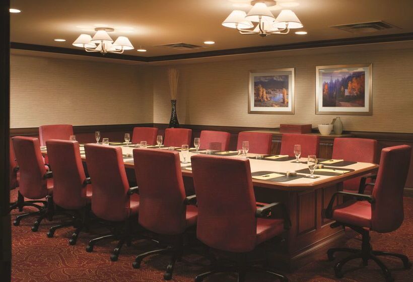 هتل Doubletree By Hilton Cincinnati Airport