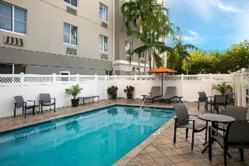 هتل Four Points By Sheraton Fort Lauderdale Airport  Dania Beach