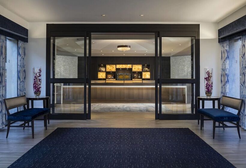 בית מלון כפרי Four Points By Sheraton Norwood Conference Center