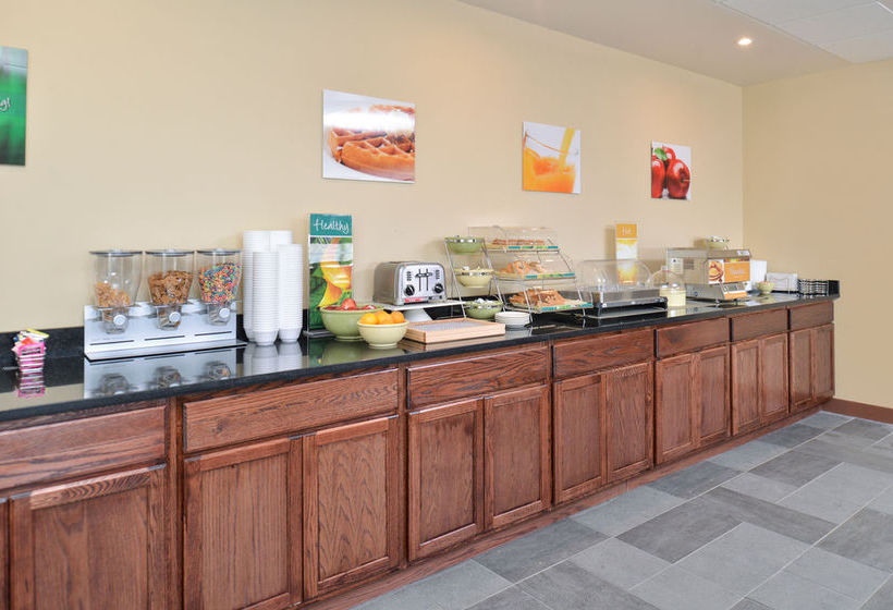 בית מלון כפרי Quality Inn Oklahoma City Airport