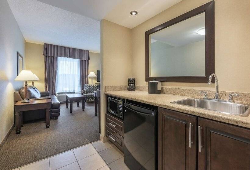 هتل Hampton Inn & Suites By Hilton Moncton