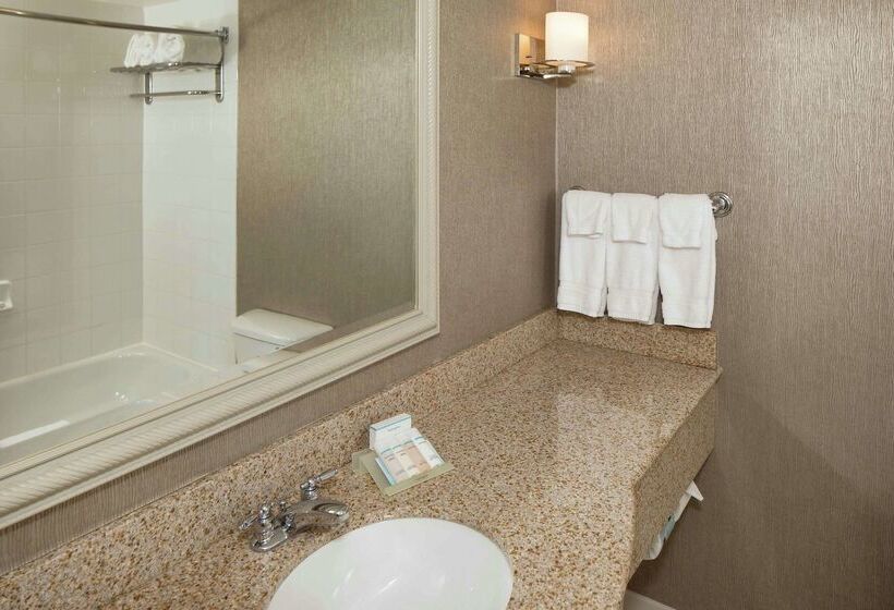 فندق Hilton Garden Inn Auburn Riverwatch