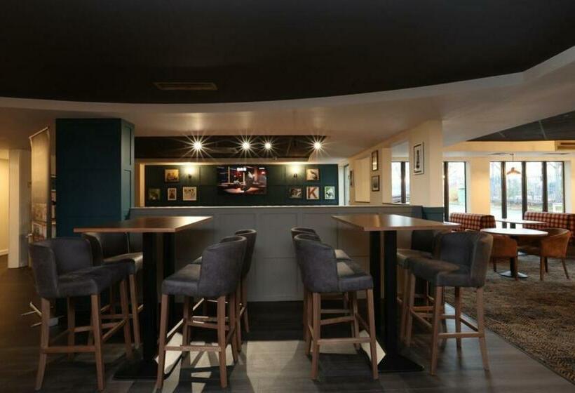 فندق Knowsley Inn & Lounge