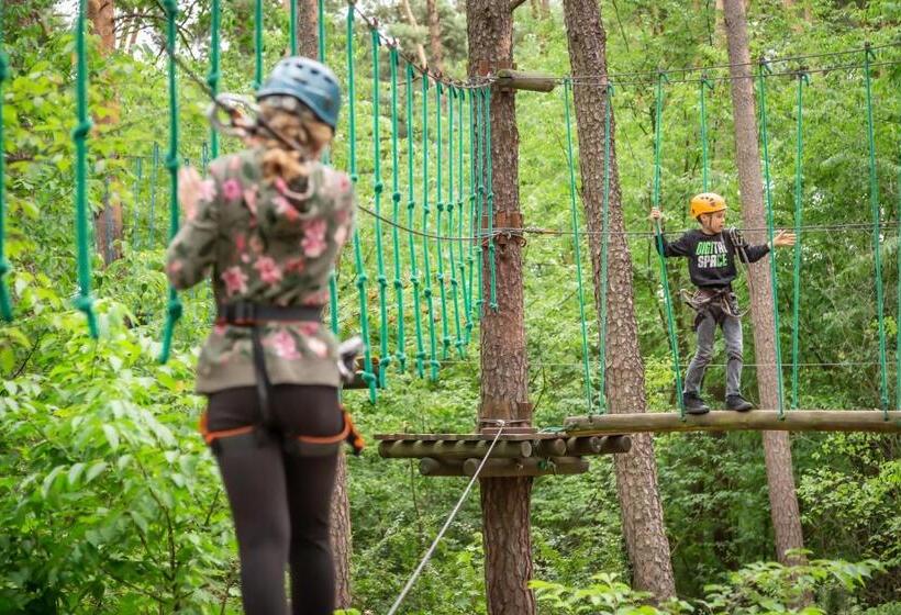 호텔 Holiday Inn Resort Warsaw Józefów, An Ihg