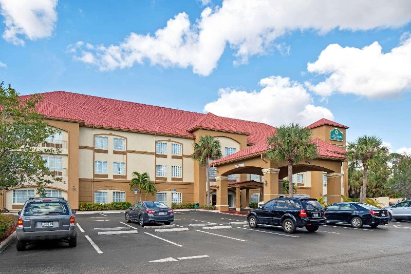 בית מלון כפרי La Quinta Inn And Suites Fort Myers I75