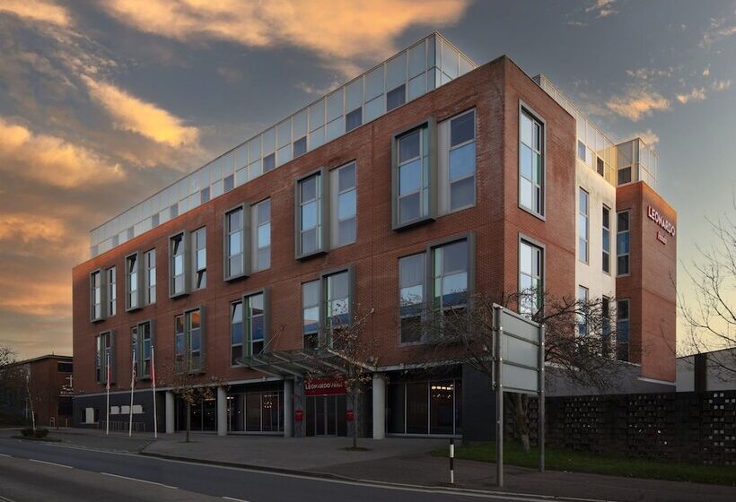 בית מלון כפרי Leonardo Exeter