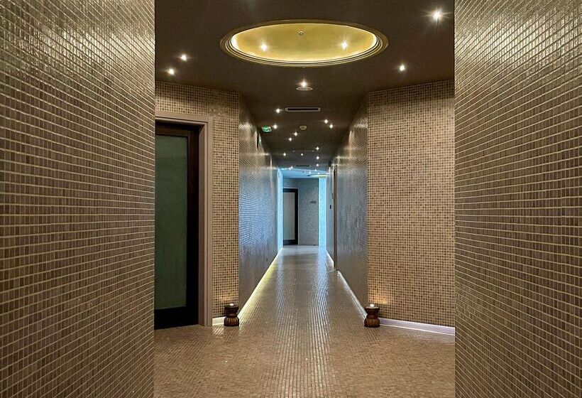 هتل Aquila Elounda Village Resort, Suites & Spa