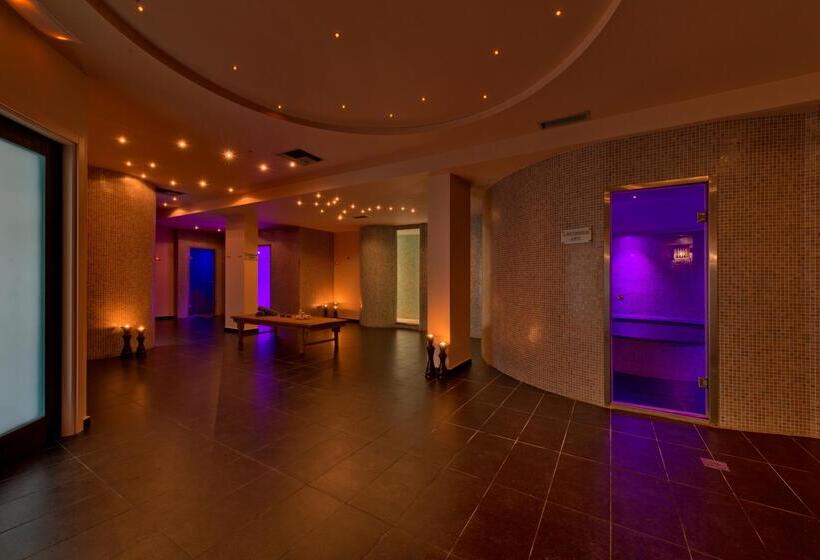 هتل Aquila Elounda Village Resort, Suites & Spa