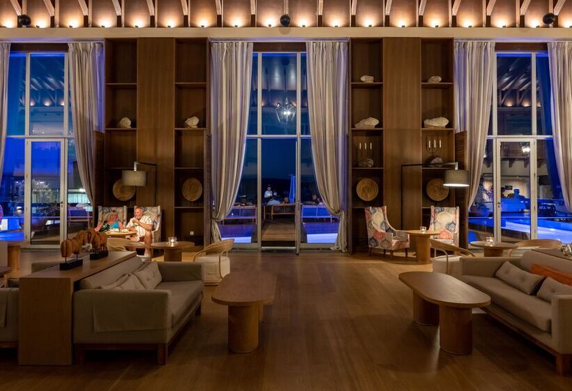 هتل Aquila Elounda Village Resort, Suites & Spa