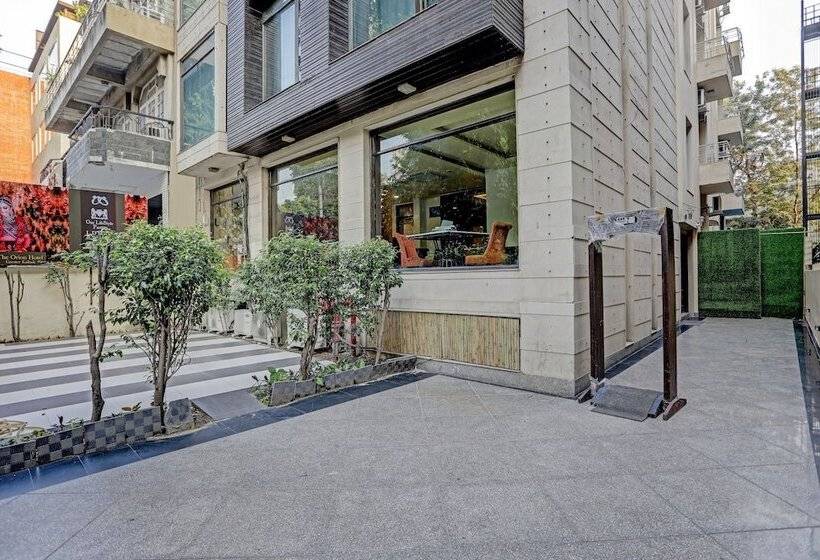 Отель The Orion   Greater Kailash