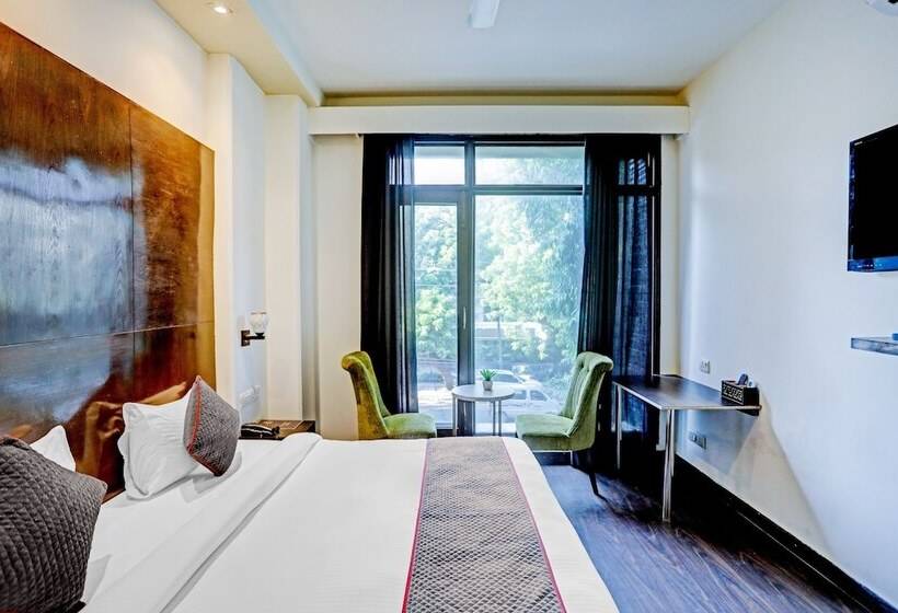 Отель The Orion   Greater Kailash