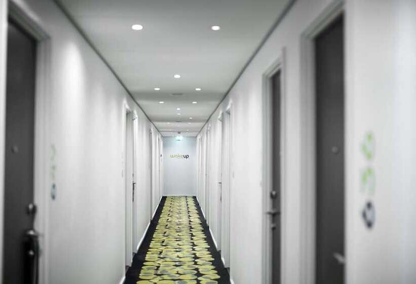 هتل Wakeup Copenhagen  Carsten Niebuhrs Gade