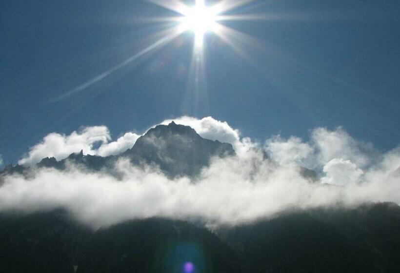 בית מלון כפרי Tamina